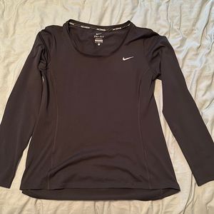 Long sleeve nike breathable workout shirt
